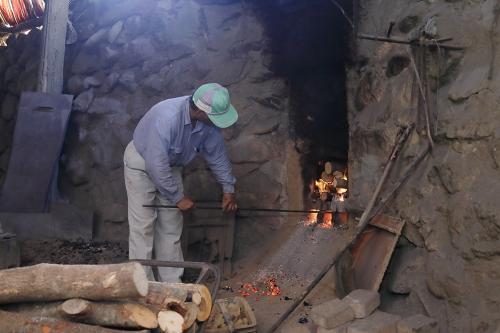 土佐備長炭 室戸生産組合 作業乾燥